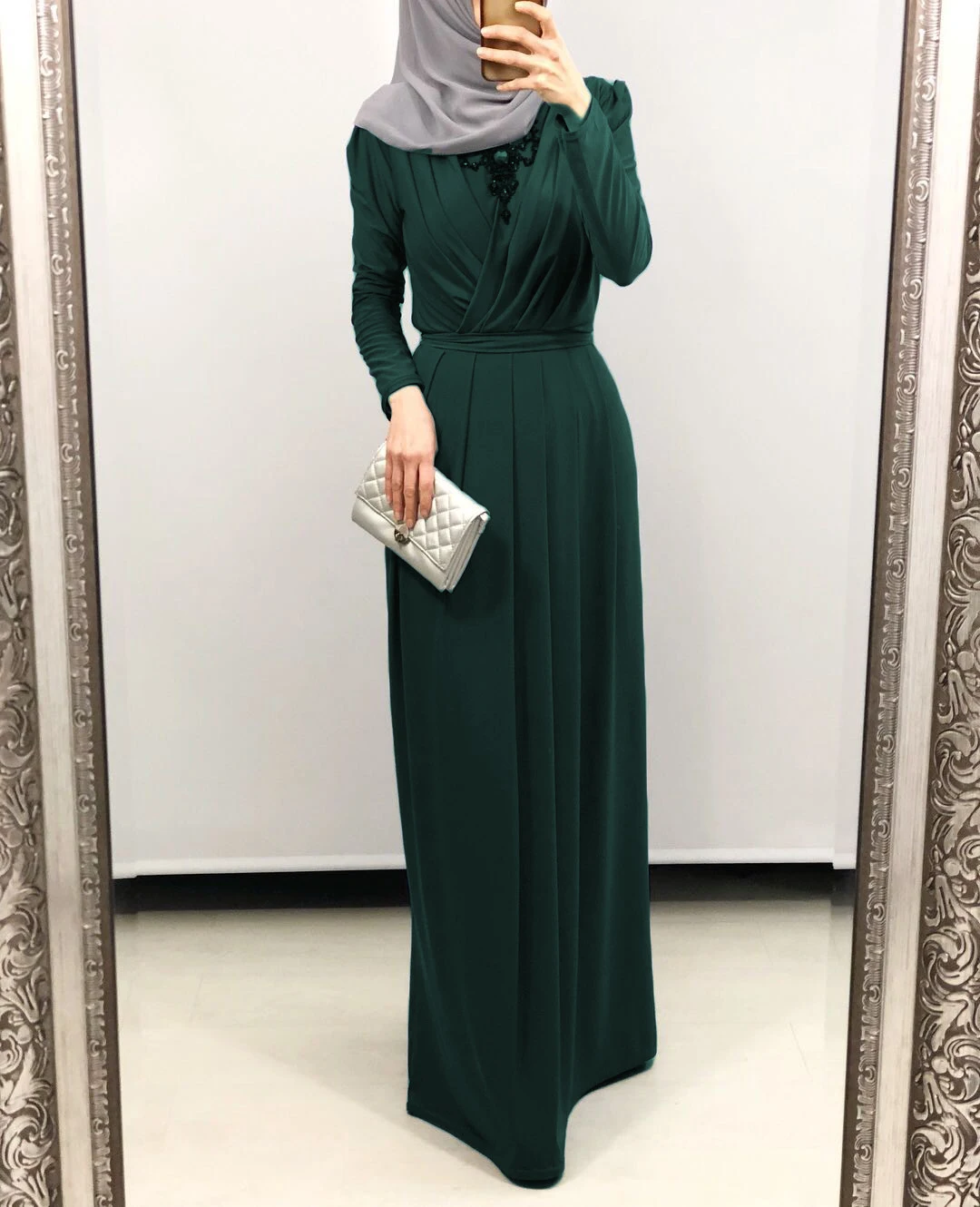 dress putih pantai hijab di malaysia