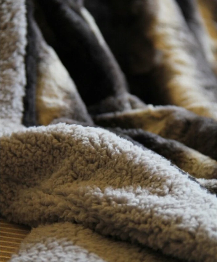 Wholesale Winter Double Sided Polyester Flannel Fleece Blanket Warmers