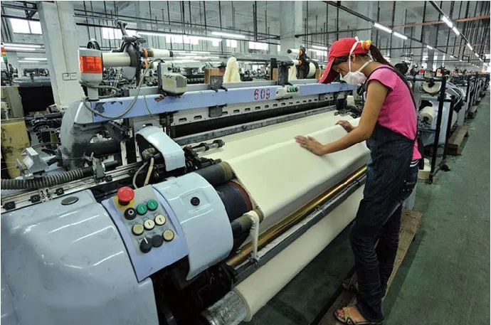 批发价格便宜的服装和面料