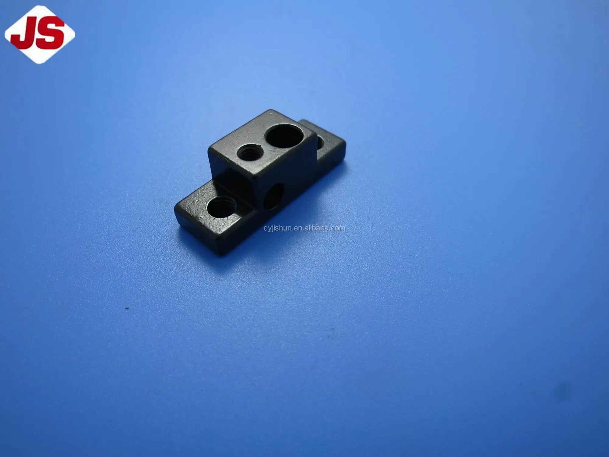 TITAN DK2500 2502K HIGH ACCURACY INDUSTRIAL CARPET OVEREDGING SEWING PARTS SEWING ACCESSORIES GARMENT GUIDE FRAME