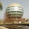 2017 High quality steel structure and space frame dome house with glass skylight