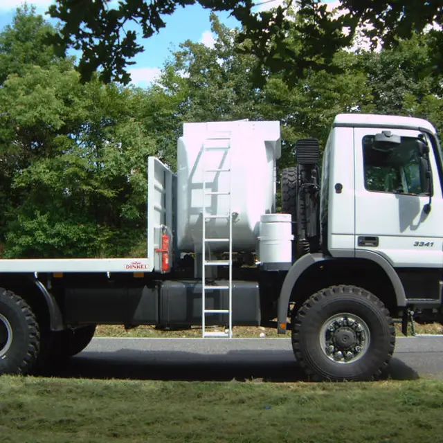 tank and service truck (6x6) for oil field