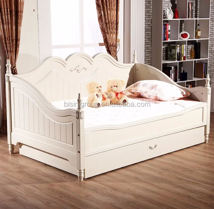 Handmade Pure White Classic European Style Floral Lounging Daybed