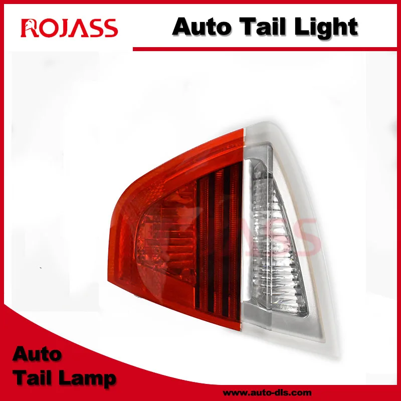 Auto Body Parts Red And White Rear Light Stop Signal Function Rear Lamp