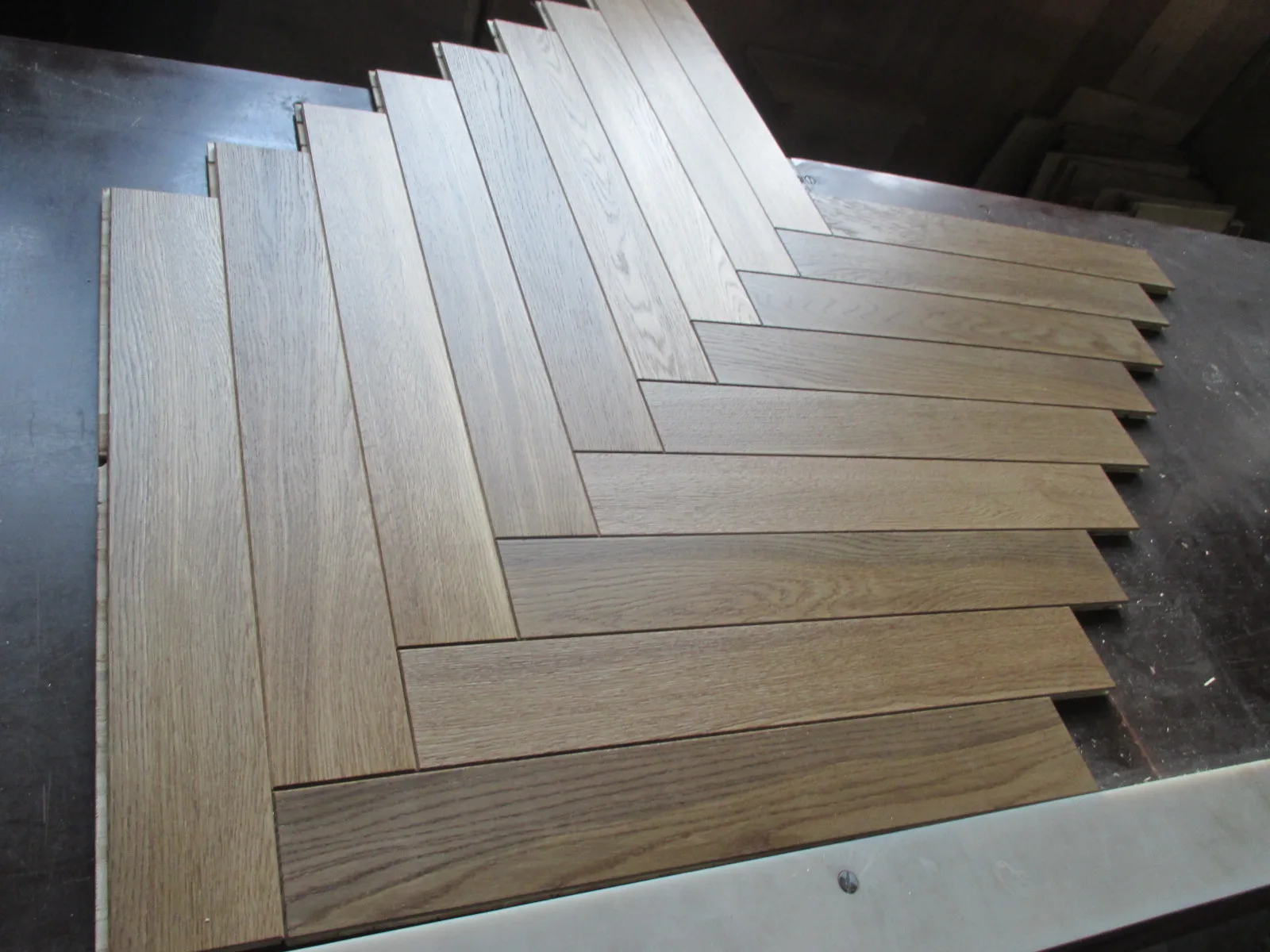 90mm Natural Oiled Unfinished Customerized Solid Chevron heringbones Hard Wood Flooring Oak