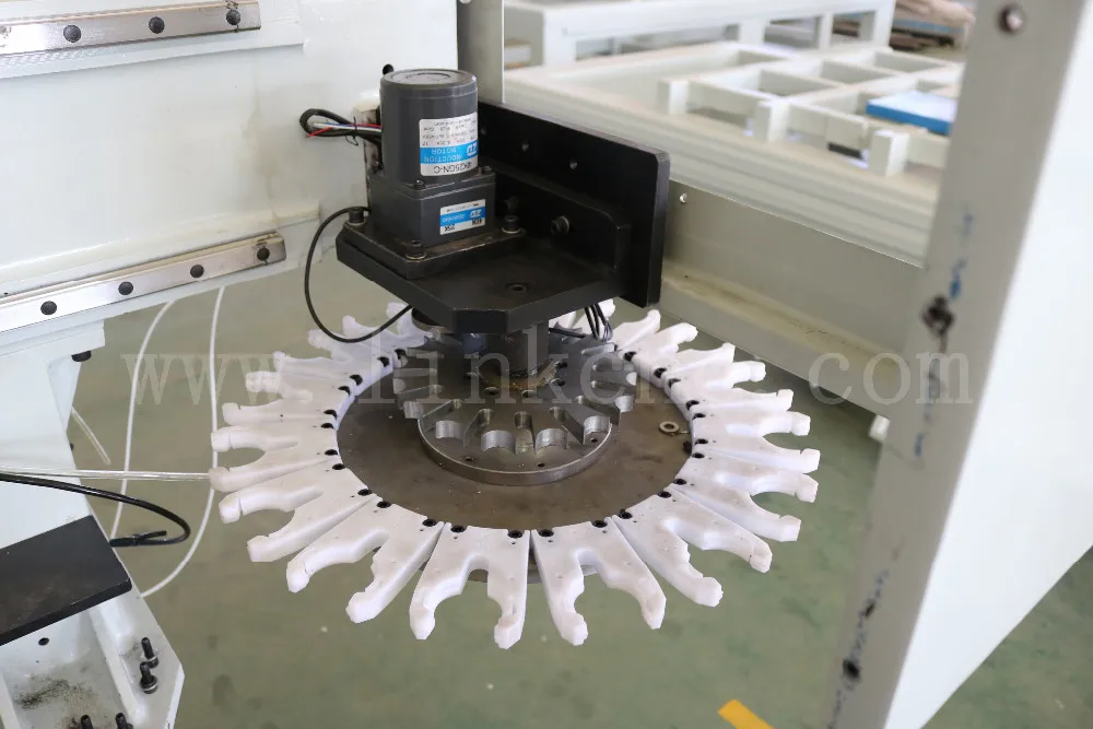 1300*2500mm size large cnc router machine cnc router wood engraver machine cnc router with auto tool changer