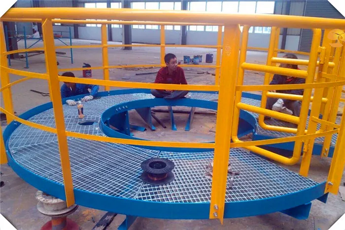 কিচেন গ্যালভানাইজড ফ্লোর গ্রেটিং 3 মিমি 4 মিমি সেরেটেড বার হাই বিয়ারিং 7