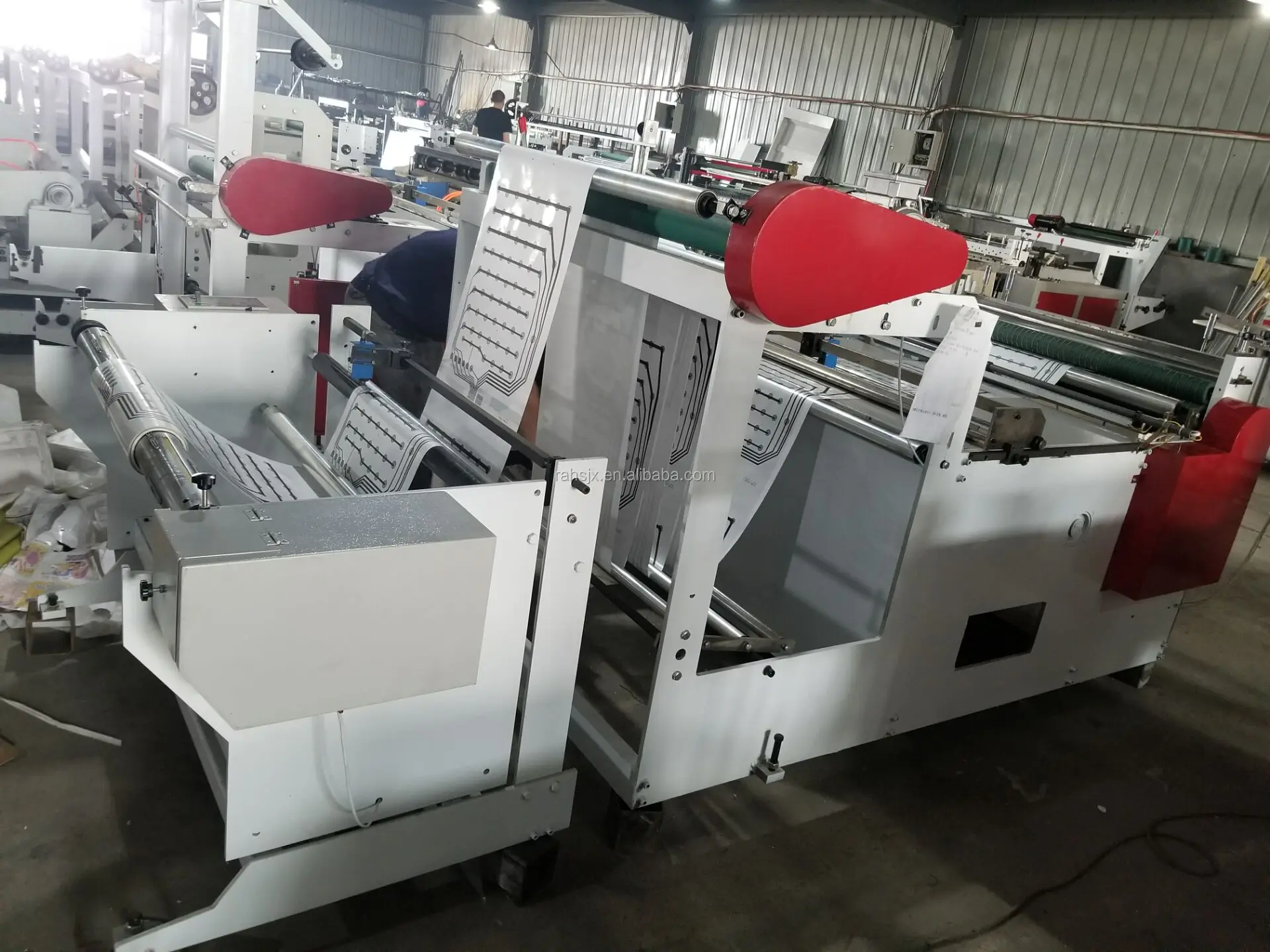 Hq7002000a Plastic Roll/ Paper Roll To Sheet Cross Cutting Machine