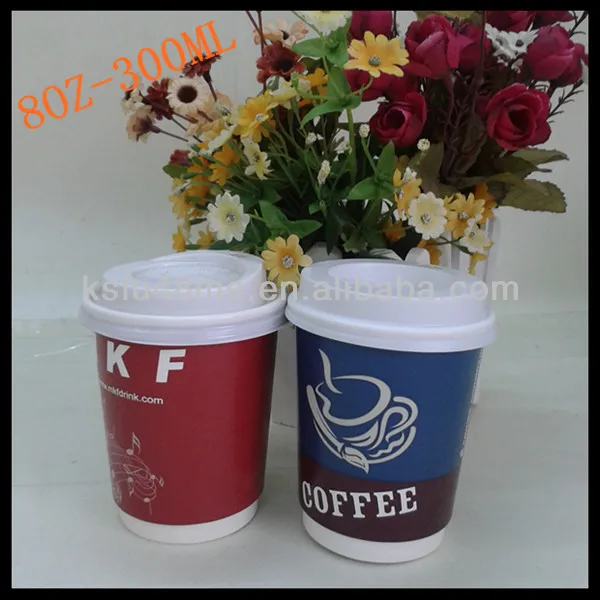 disposable paper cups with lids and straws