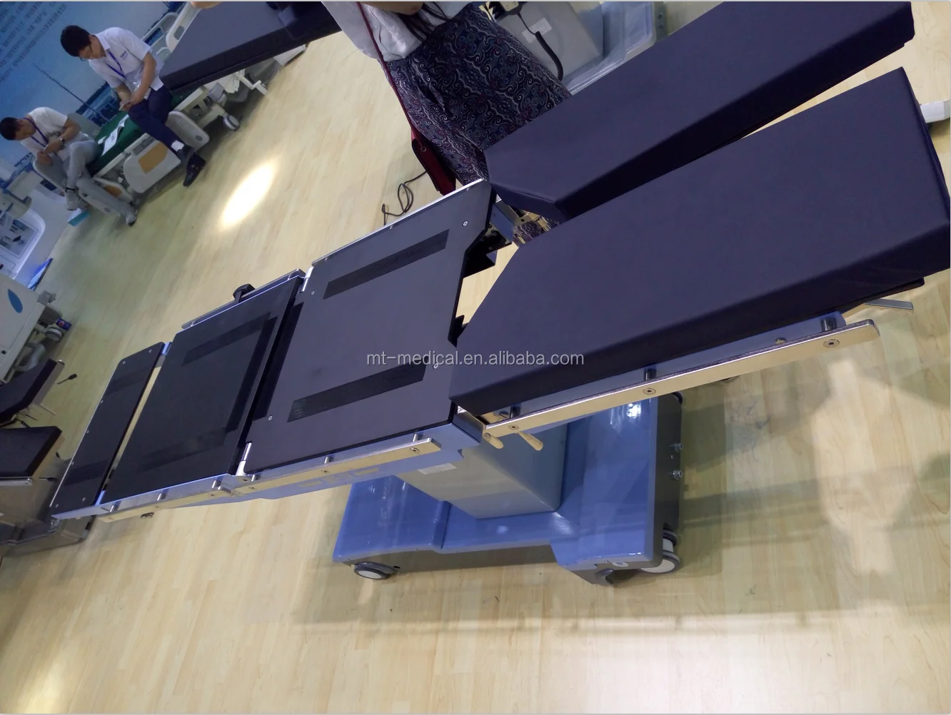 Warehouse comprehensive surgical electric hydraulic operating table for hospital or personal clinic