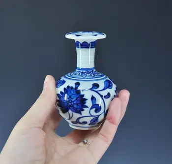 Small Chinese Antique Hand Painted Blue And White Ceramic Vases Small Chinese Antique Hand Painted Blue And White Ceramic Vases