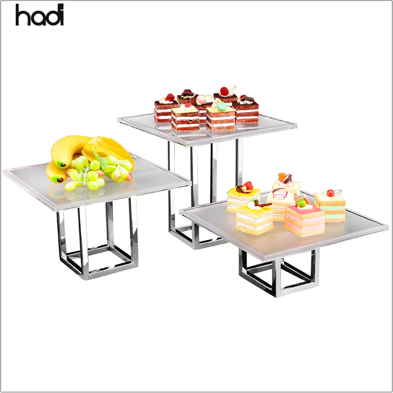 Glo-Ice acrylic buffet serving tray and illuminated display tray for catering