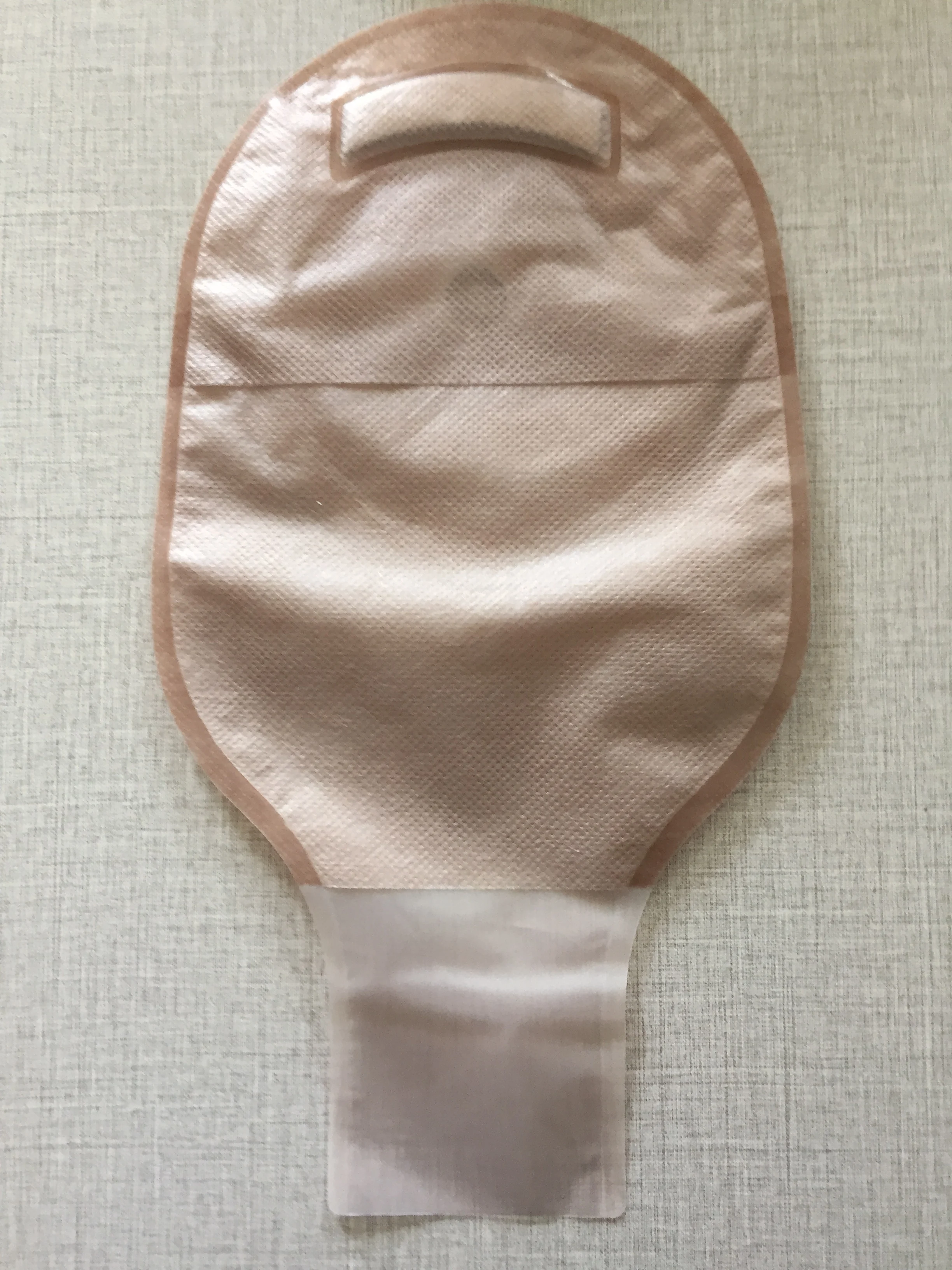 一件开放式结肠造口袋