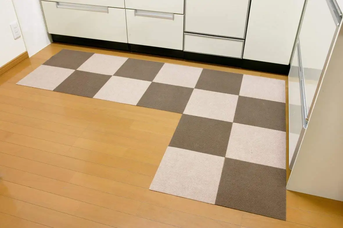 adhesive carpet tiles