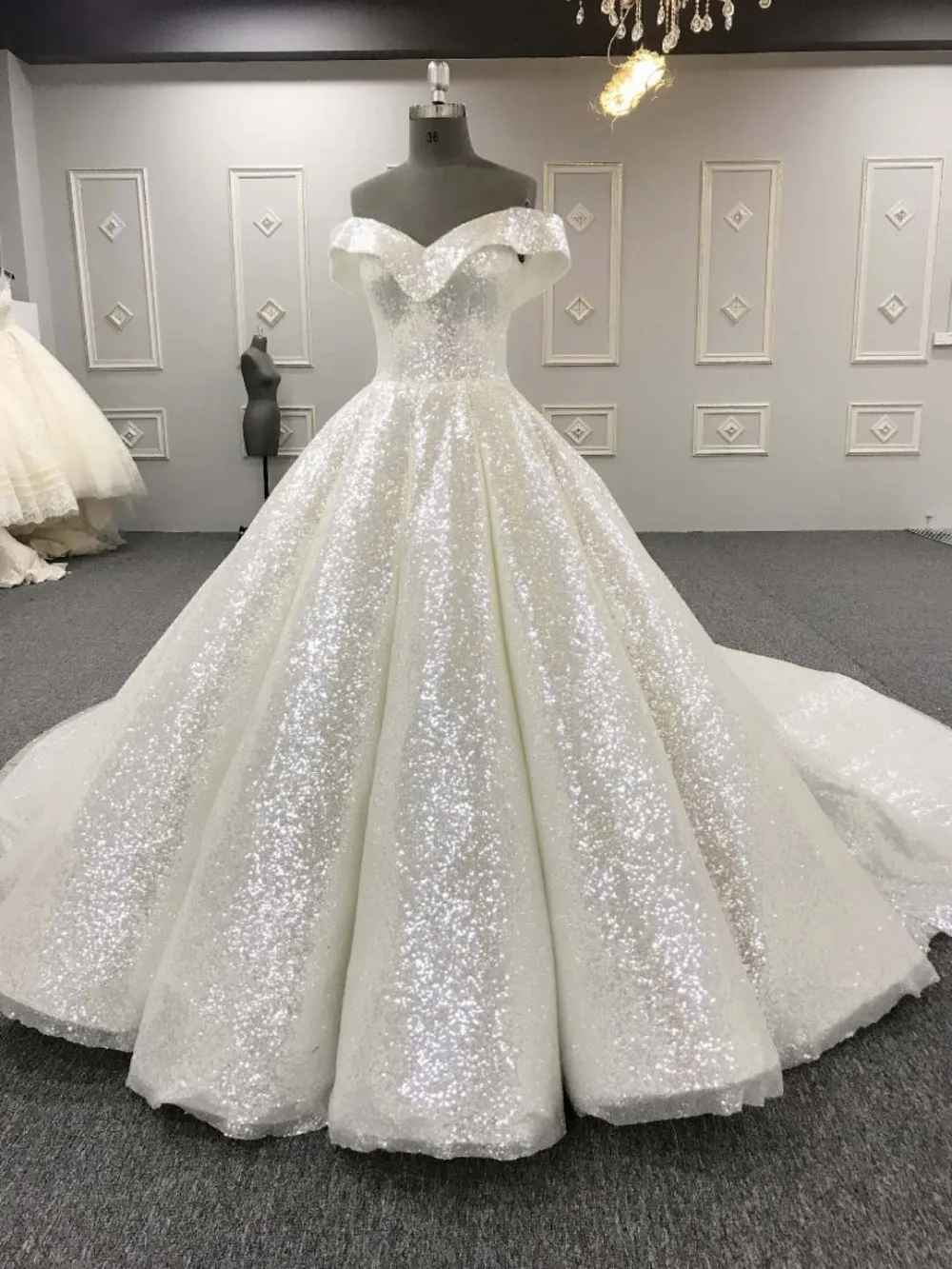 Платье с глиттером свадебное