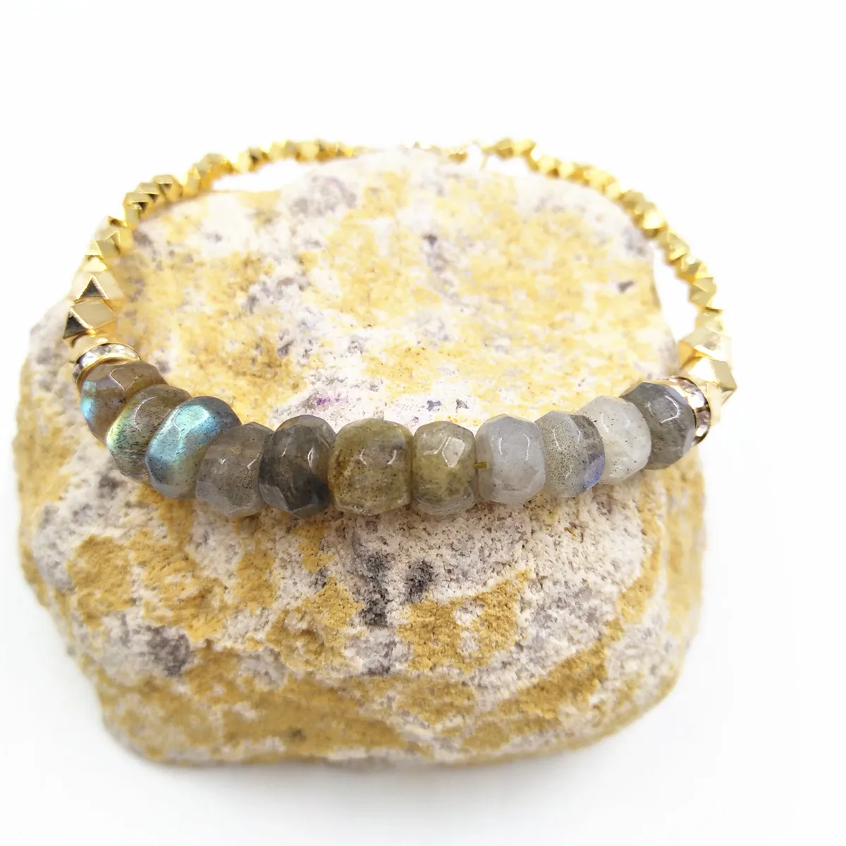 Latest Design Women Crystal Natural Stone Beads Gold Metal Beaded Bracelet