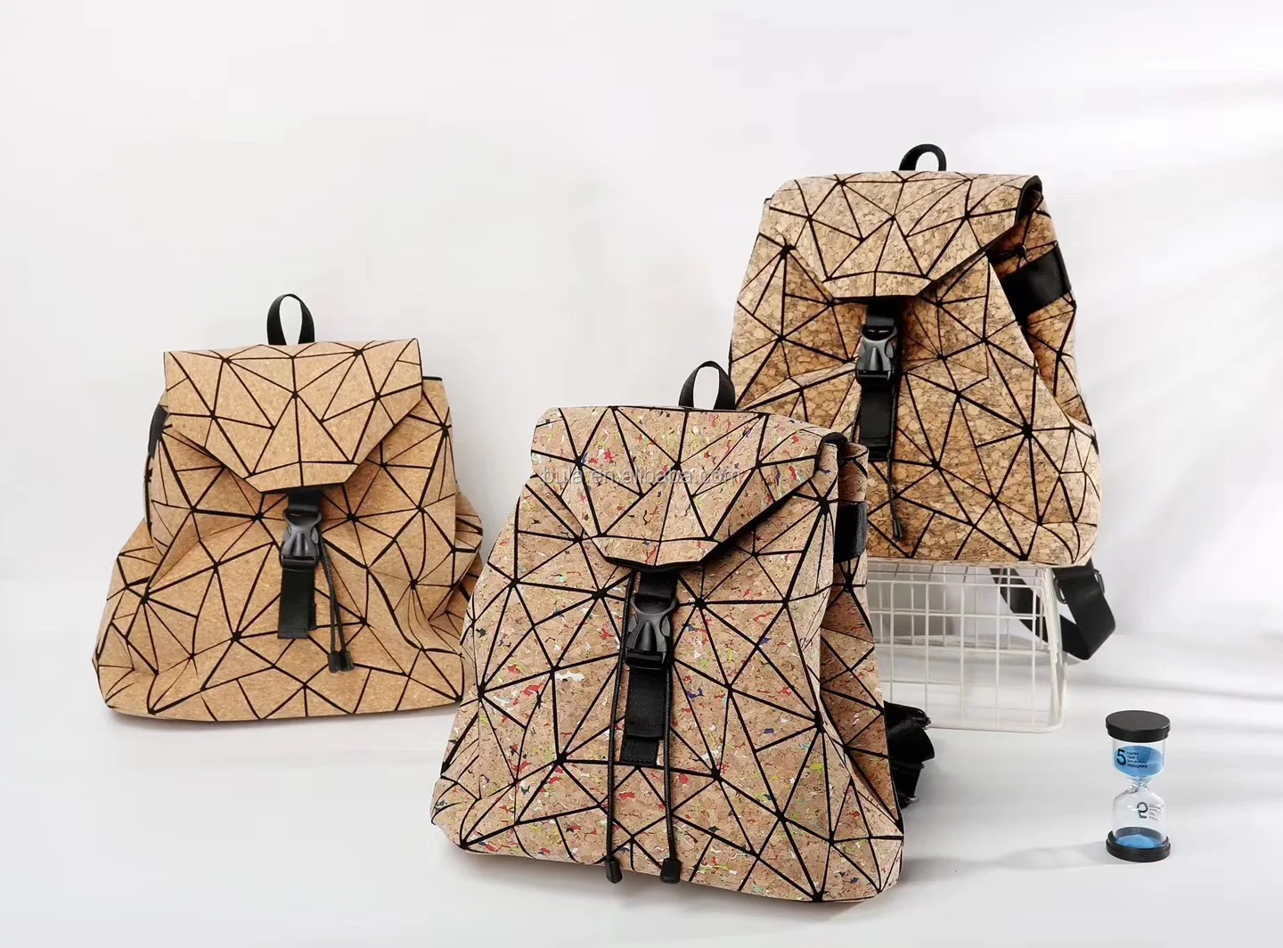 Hot Selling Geometric Plaid Vegan School Backpacks PU Leather online Bag Holographic Co