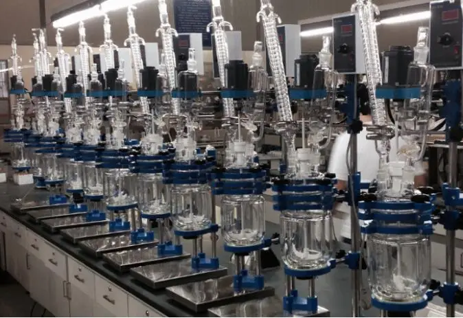 2L glass reactor.jpg