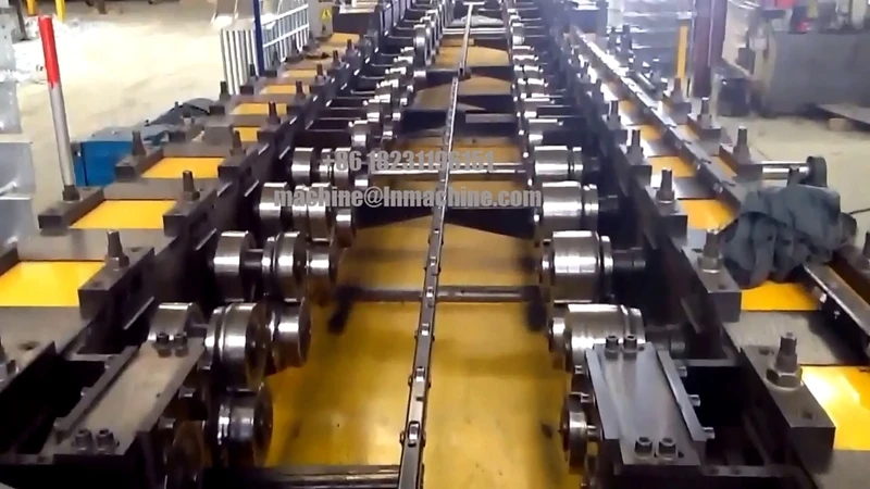 Cable tray roll forming machine with punching part