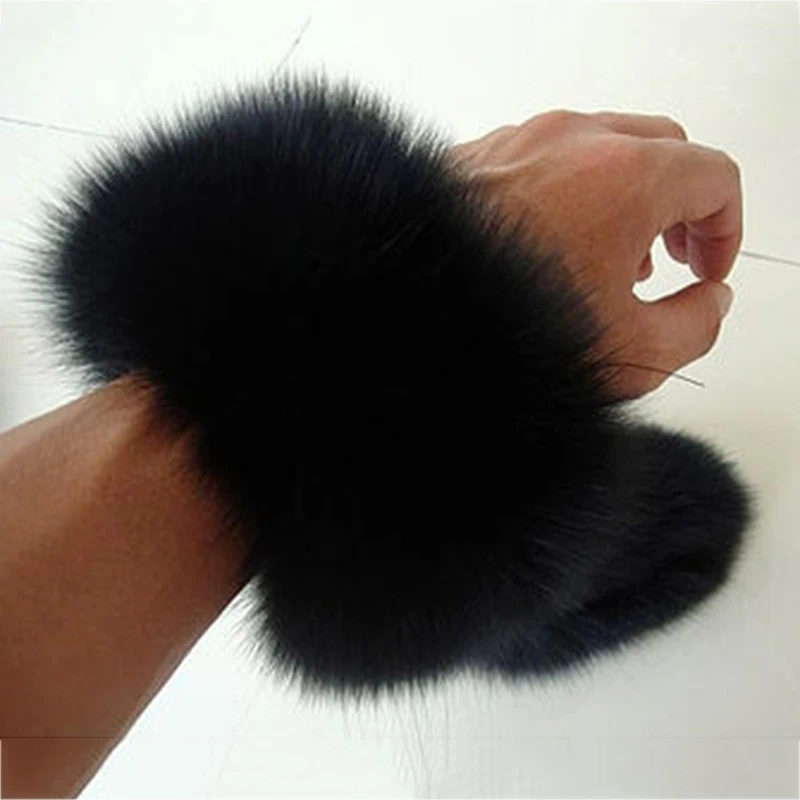 detachable fur collar and cuffs