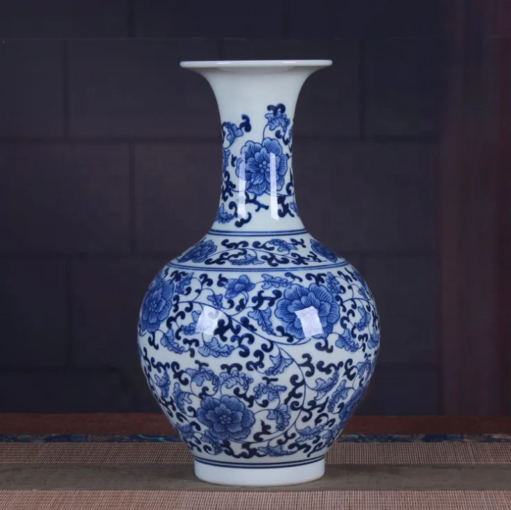 Blue And White Porcelain Vase Chinese Traditional Handmade Ceramic Vase