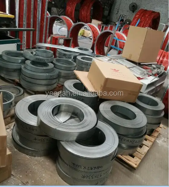 Flexible duct connector