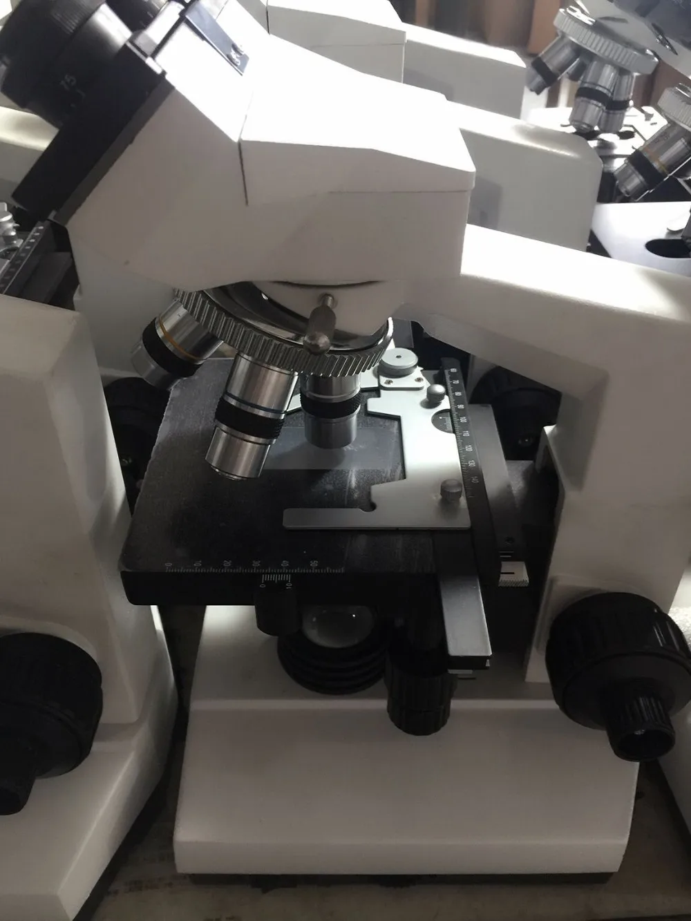 Professional led digital microscope with sliding binocular head