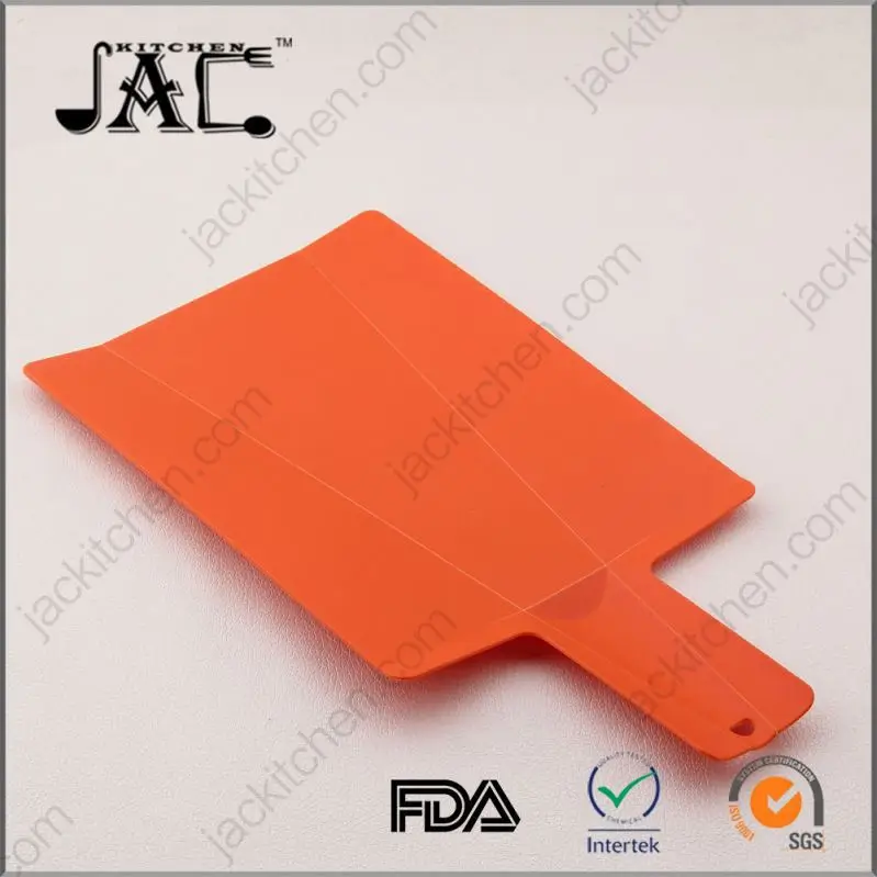 Manual Convenient Plastic Salad Chopping Board