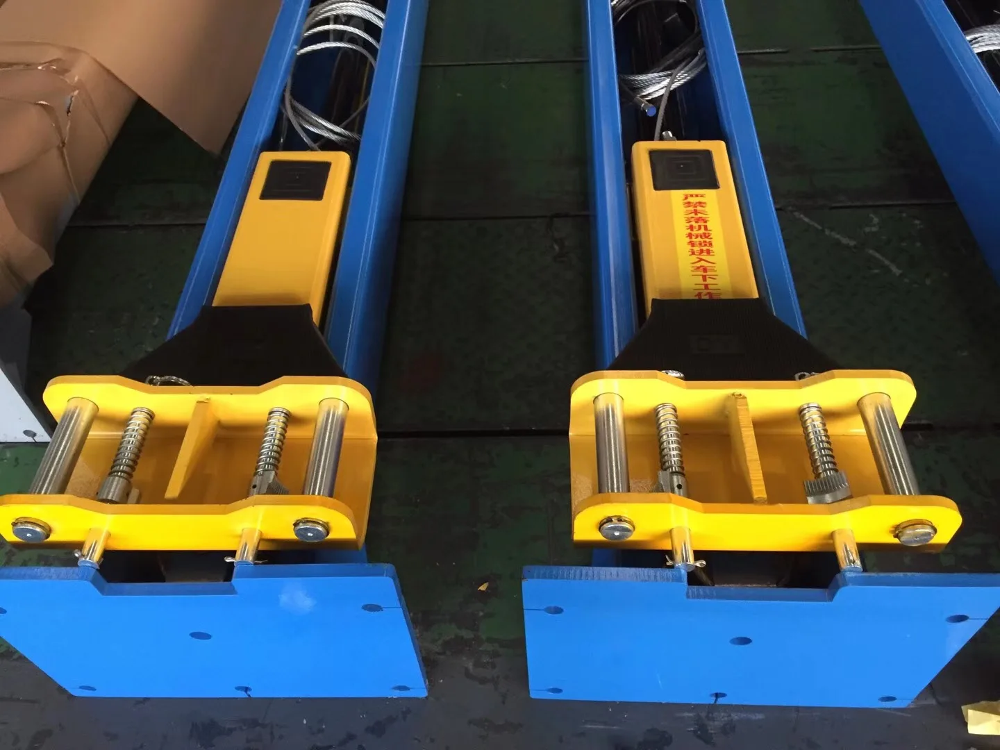 Factory Price 4t Hydraulic 2 Post Car Lift With Ce And Iso Buy Hydraulic Car Lift For Service