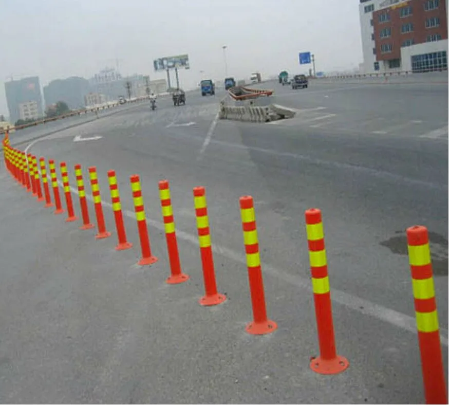 физический разделитель на дороге