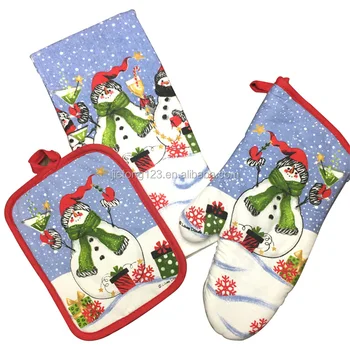 christmas kitchen towels and potholders