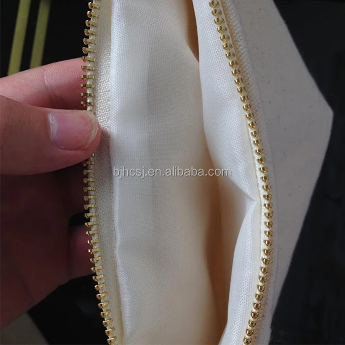 canvas cosmetic bag 02.jpg
