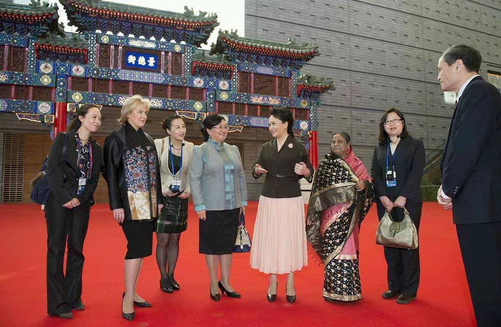 Жена китайского президента фото
