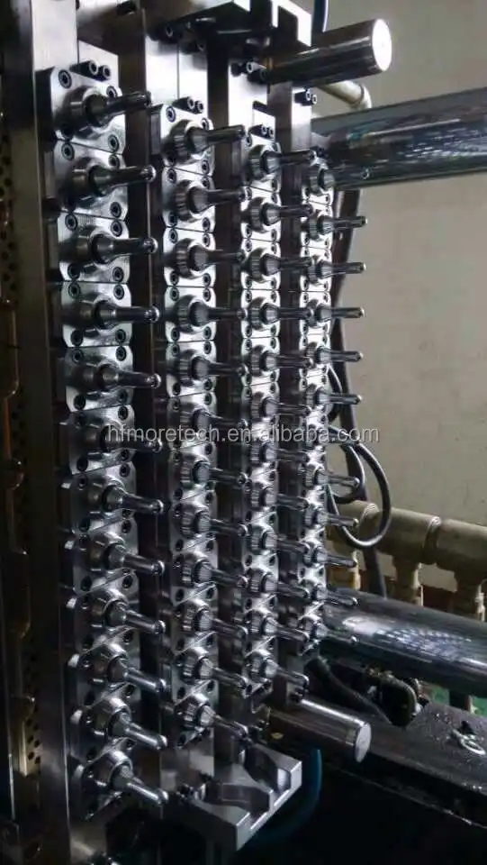 Preform mould 