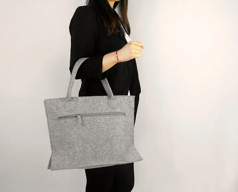 hand bag show.jpg