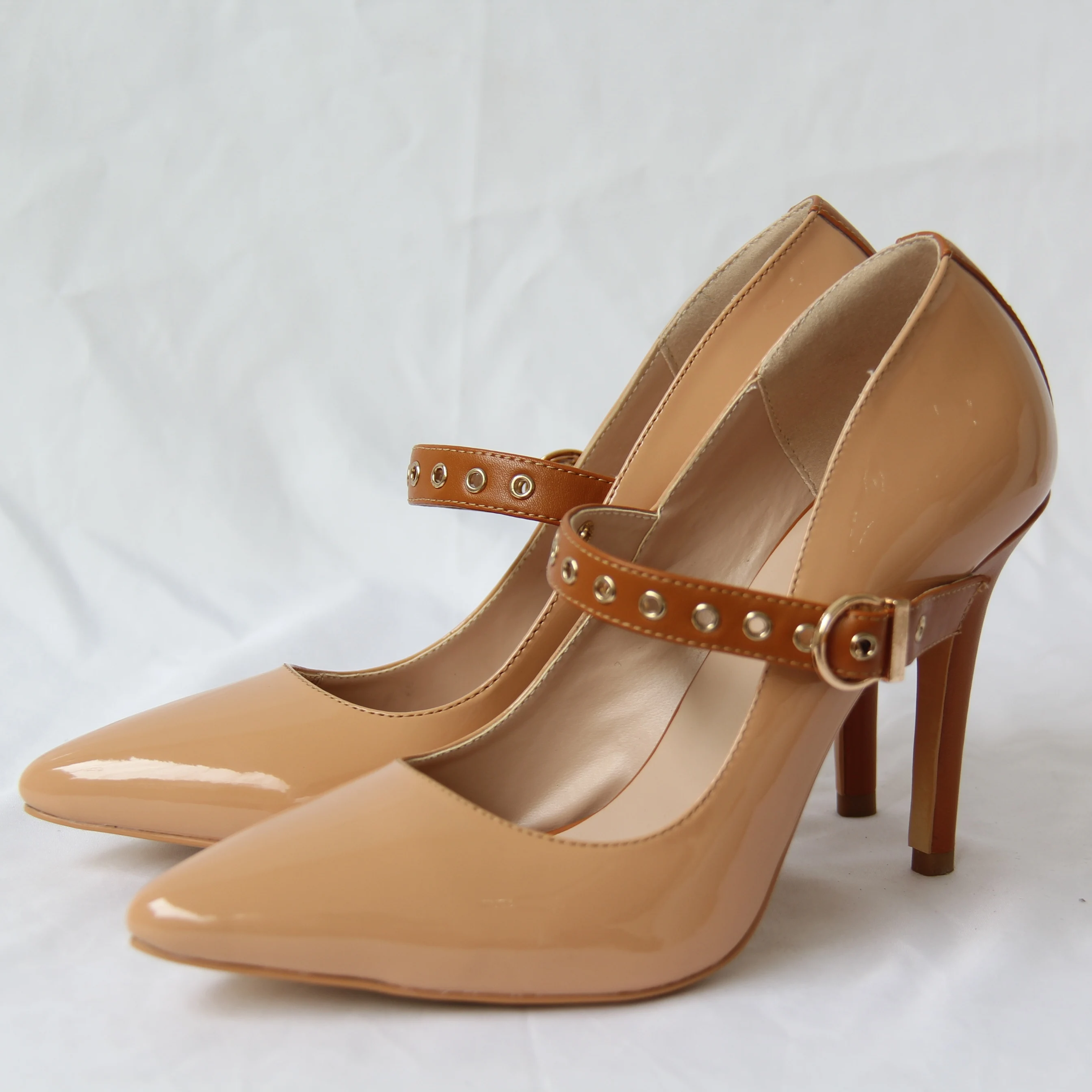 zapatos color nudé 2019