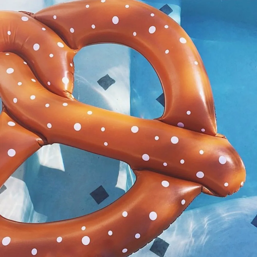 pretzel pool float