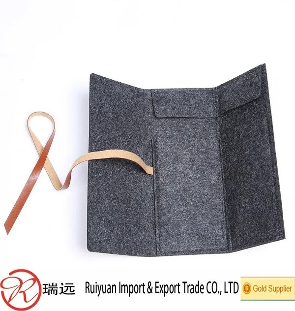 roll green felt pencil bag (2).jpg