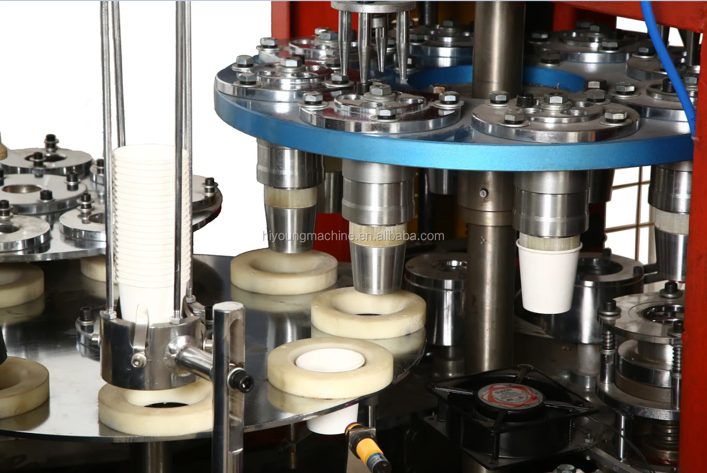 Биоразлагаемые стаканы для кофе. Стакон по производству пластиковых стаканчиков. 90мм. Аппарат изготовление бумажных стаканчиков. Производитель стаканов.