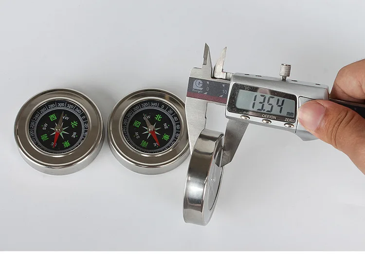 Trekking compass (2).jpg