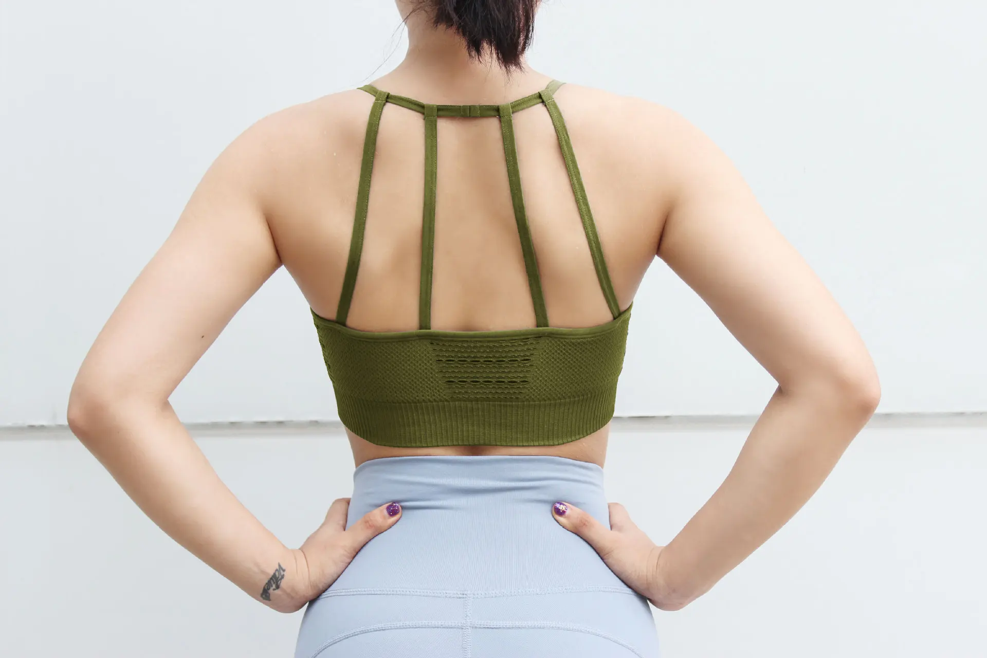2018 Custom wholesale dry fit seamless fitness crop top activewear tank top gym wear