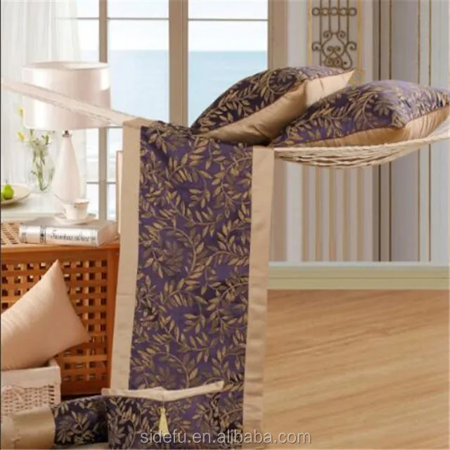 Factory Price Bed Scarves Jacquard Bed Runner And Matching Pillows
