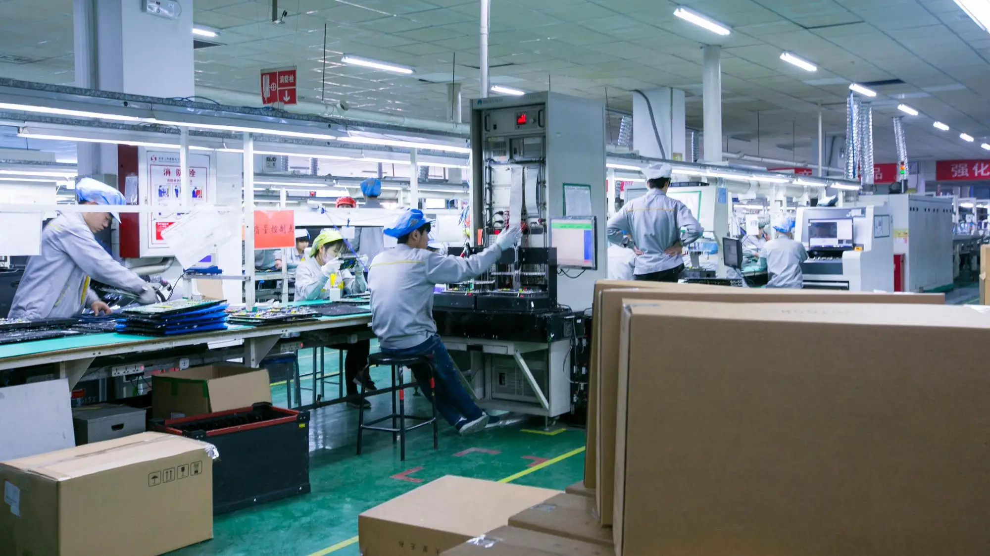 Electric suction door