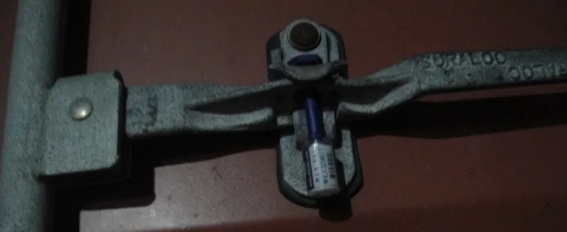 lock the container.jpg