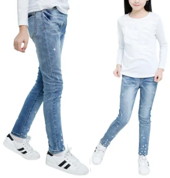 Girls Mit Engen Jeans