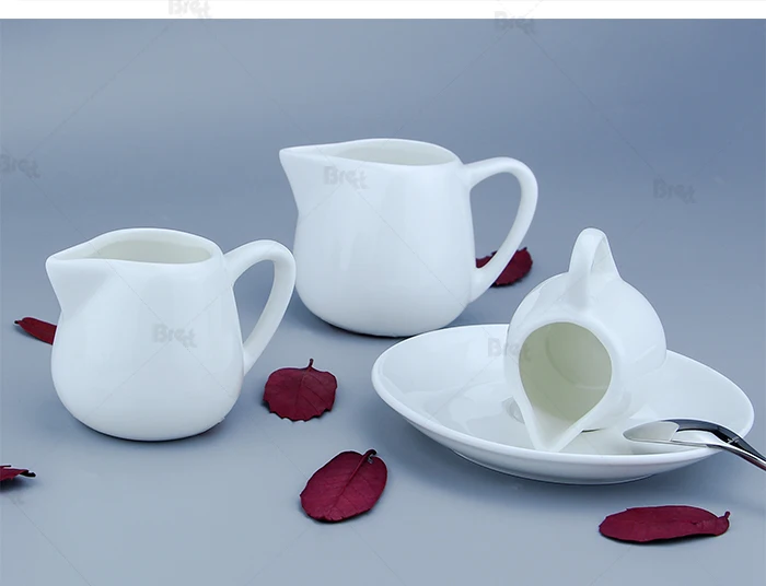 2018 Elegant White Crockery Ceramic Milk Jug Creamer Pots