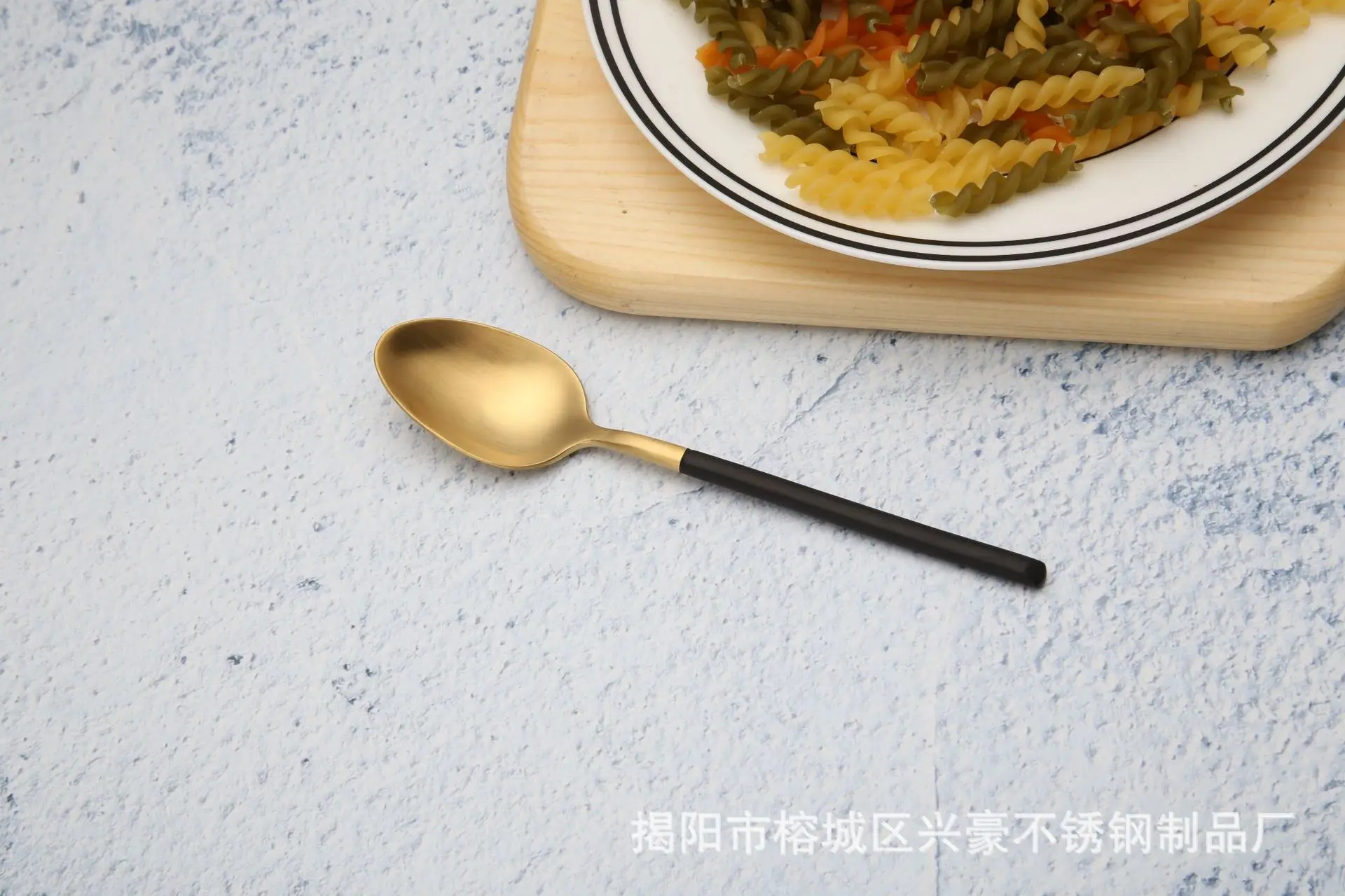 Luxury Gold Coated Titanium Plated Stainless Steel Flatware Set Fork Spoon Knife