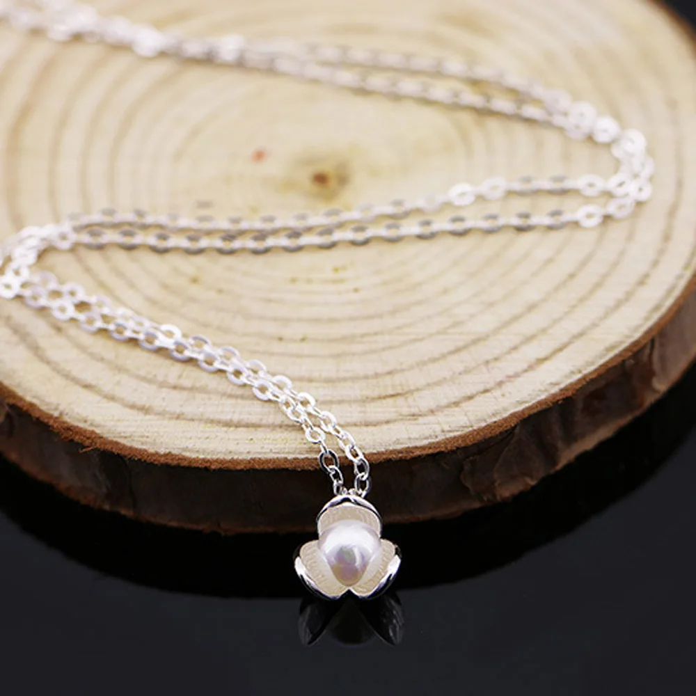Luminous Flower Necklace Pearl Glow In The Dark Fluorescent Glowing Silver Color Nature Necklace for Friend Women Jewelry