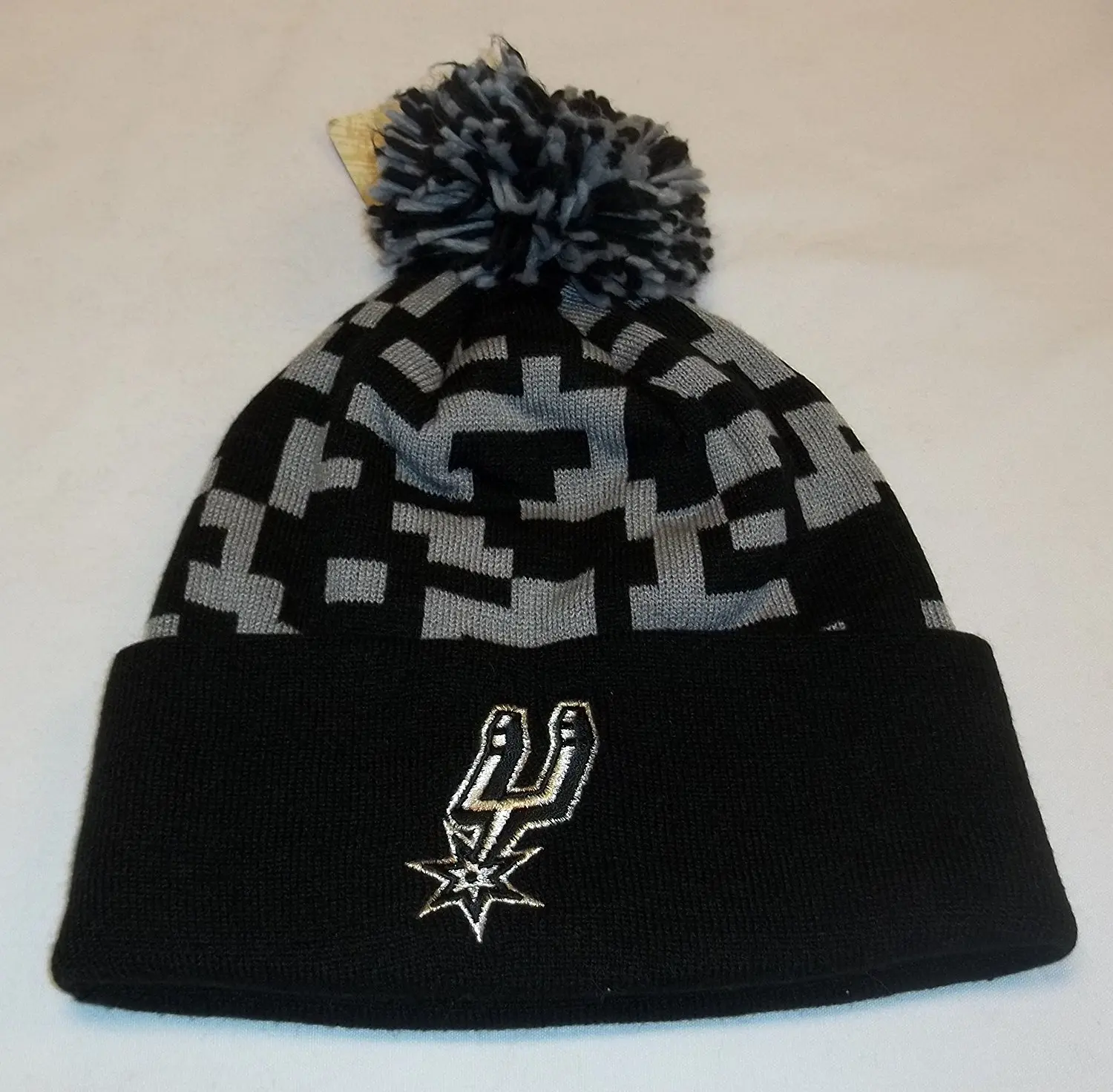 Mitchell /& Ness San Antonio Spurs Cuffed Knits With Pom