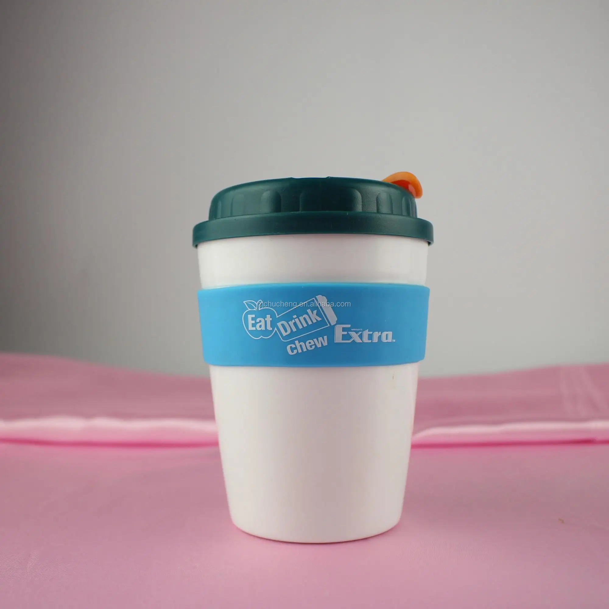 plastic takeaway cups